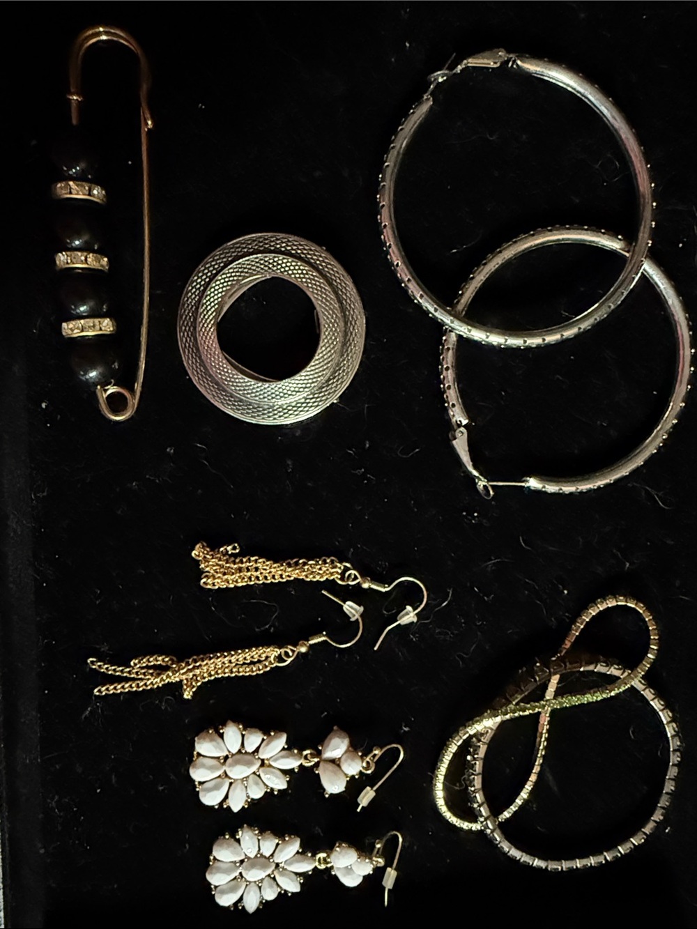 Fun mix of Earrings, stretchy bracelets & pins